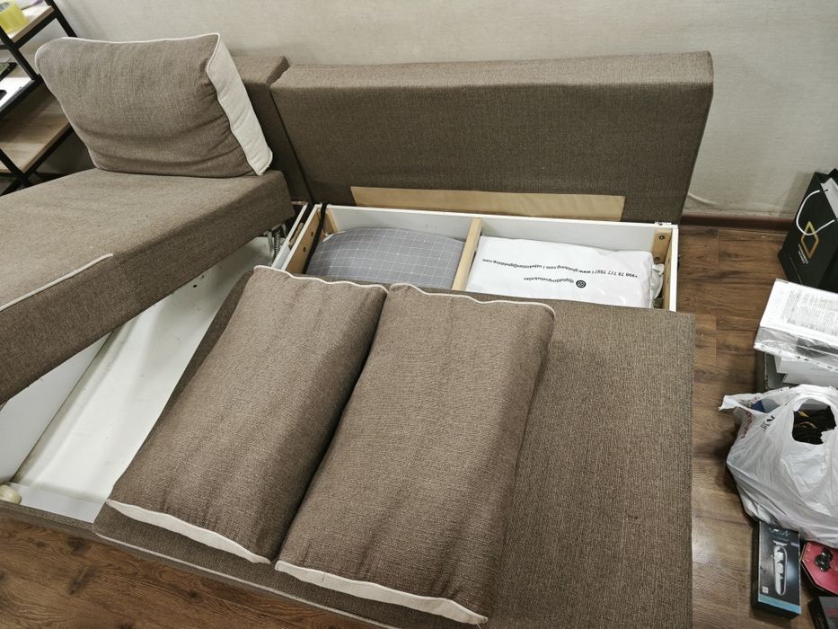 Диван раскладной с местами для хранения