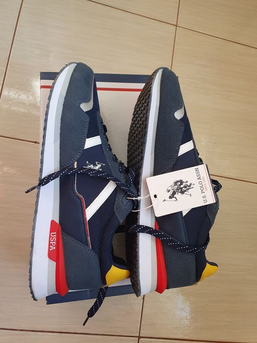 Vând adidași POLO ASSN