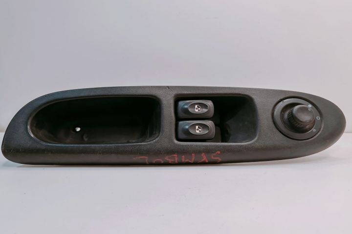 Comanda Geamuri Butoane 8200507734 Renault Clio a 2-a generatie