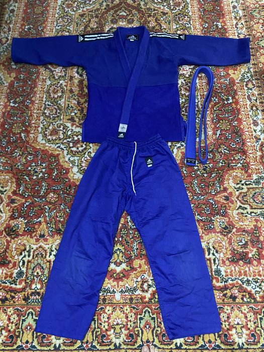 Кимано на дзюдо продаётся