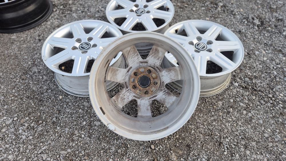 Оригинални джанти Волво 5/108 Volvo S40,V50,C30,C70 5x108

Употребяван