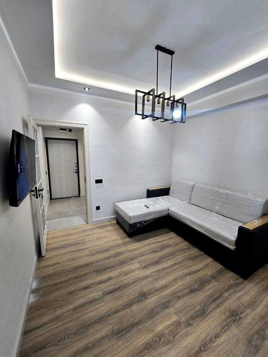 Сдаётся срочно квартира орентир метро Чиланзар 1/3/9 827*