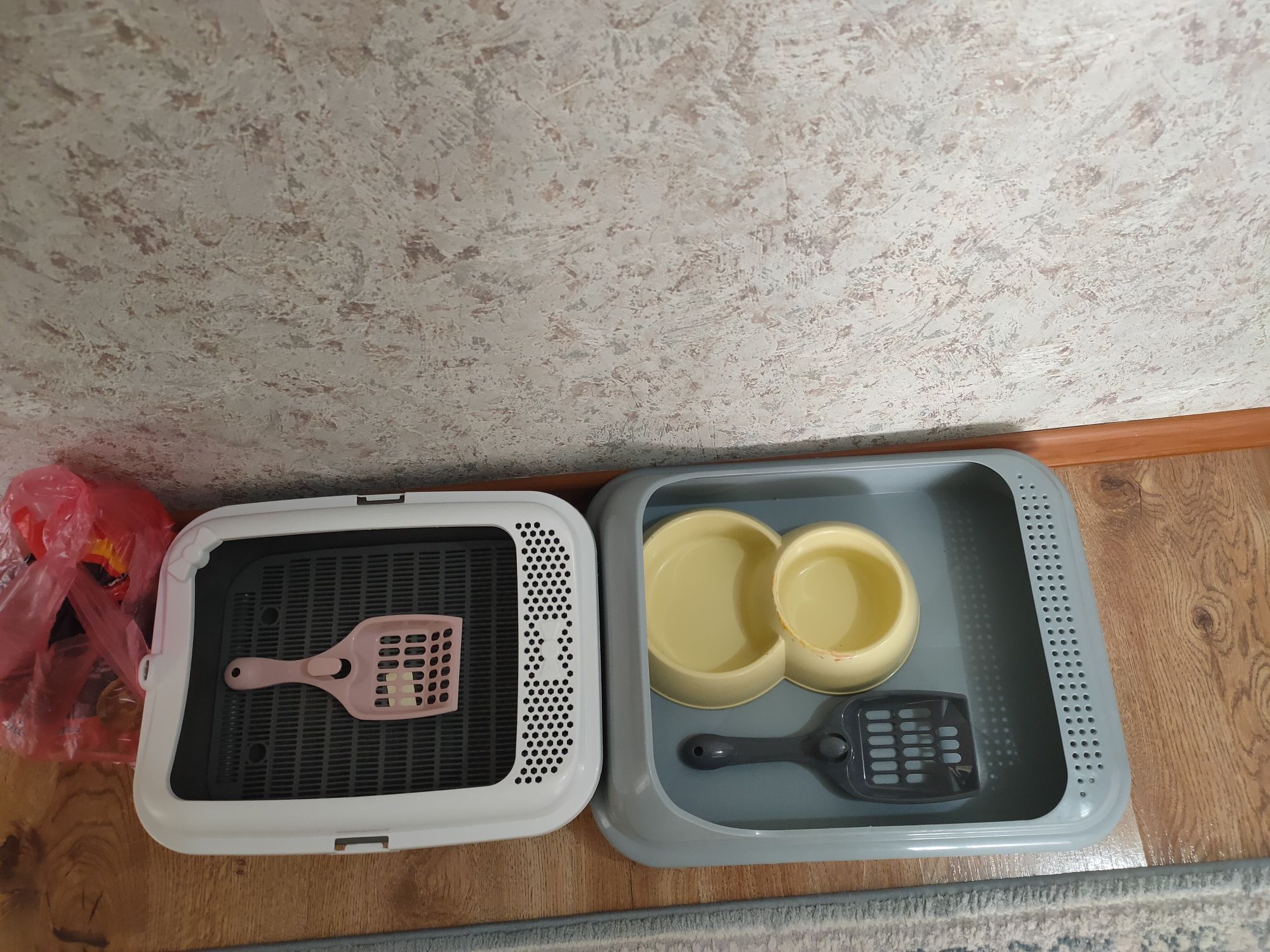 Продается лотки для кошек