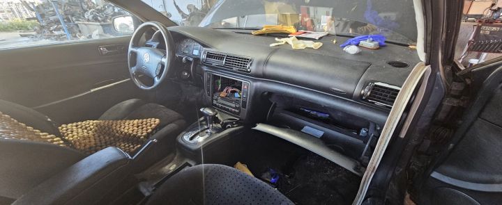 Bara spate Volkswagen VW Passat B5