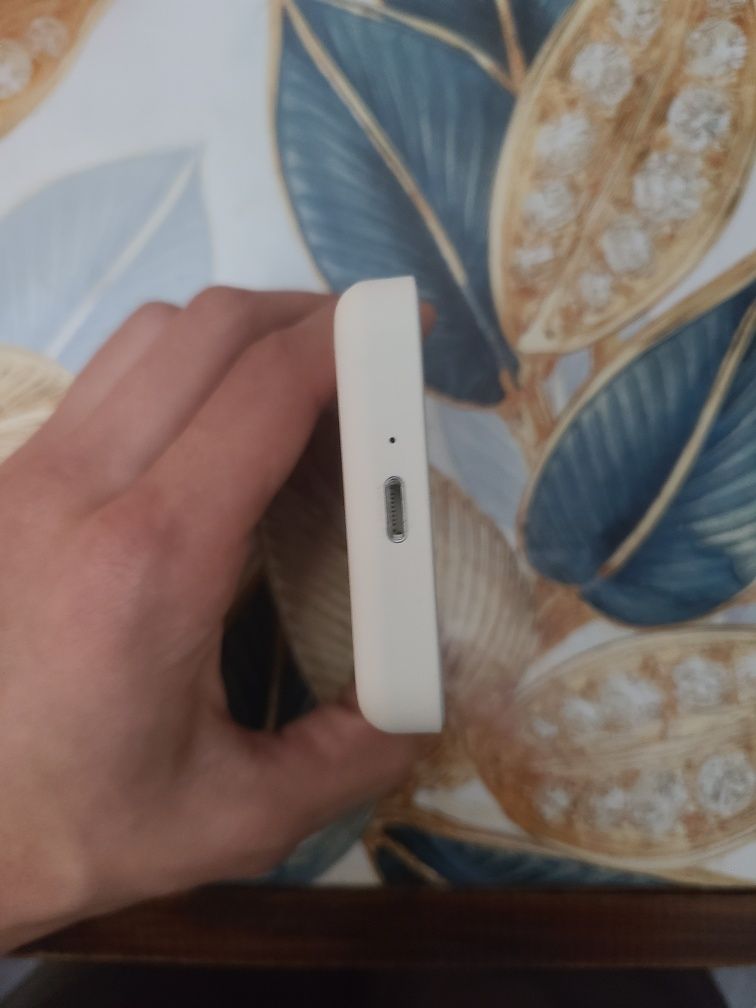 Повербанк Magsafe