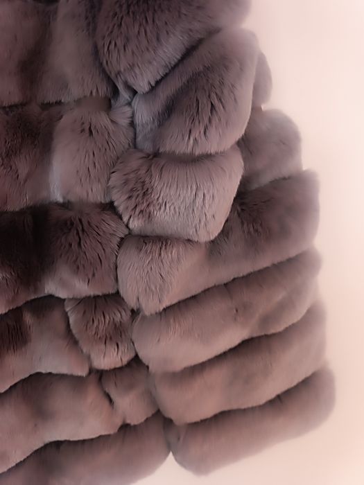 Намаление! Късо палто с качулка от естествен косъм