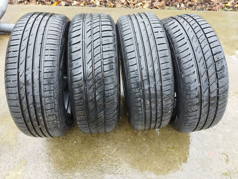 Vând jante cu cauciucuri r15,