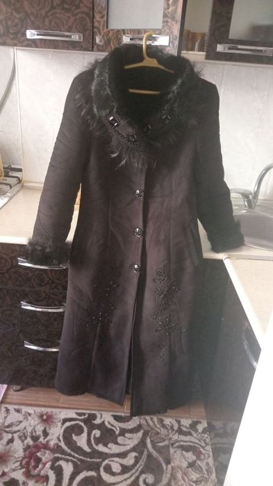 Аёллар кишки пальтоси дублёнка калин холати яхши б/у