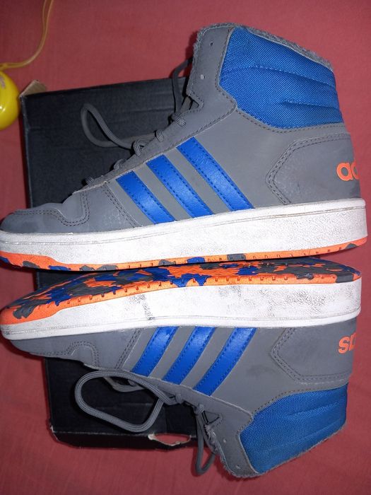 Оригинални кецове Adidas , 36 номер