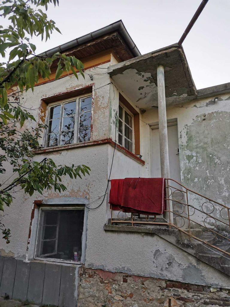 Продава се Къща в с. Лозен, Област Стара Загора - 100 кв.м за 520 €/кв.м - Снимка #1