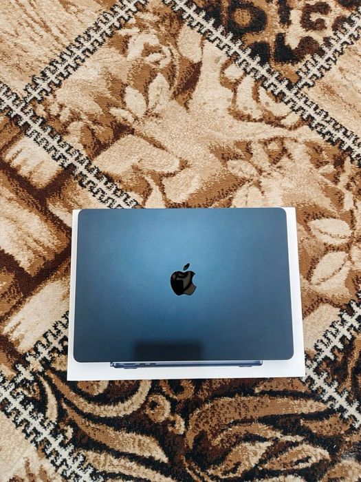MacBook Air M3, 8-256GB, 100%, 9 silk, Midnight