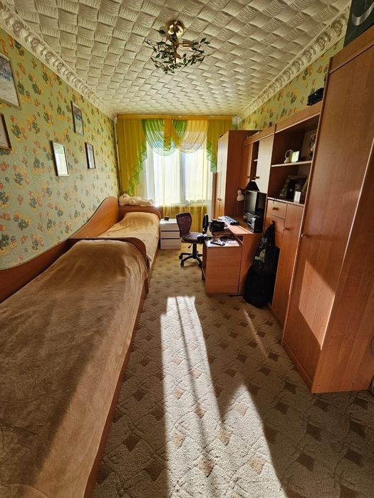 Продам  гарнитур