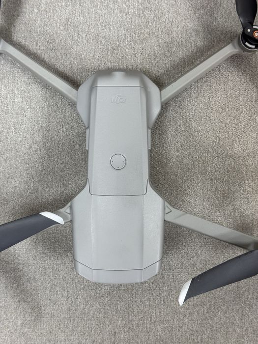 Продавам дрон DJI Mavic AIR 2