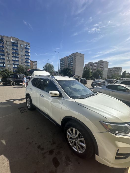 ниссан роуг 5,7 лям,торг есть! реальный адамдар жазынн только!багасын