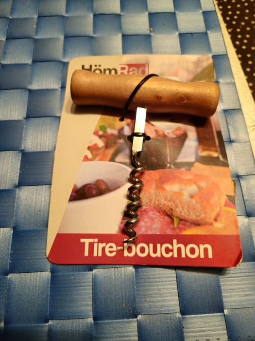 Tirbuson noua cu eticheta