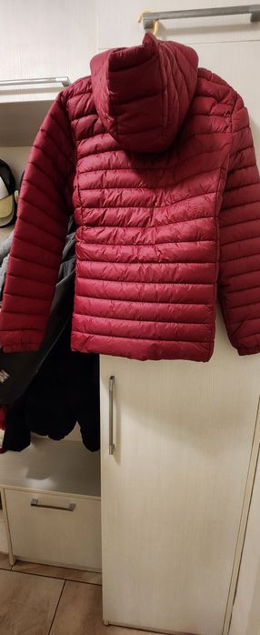 Яке в червен цвят
