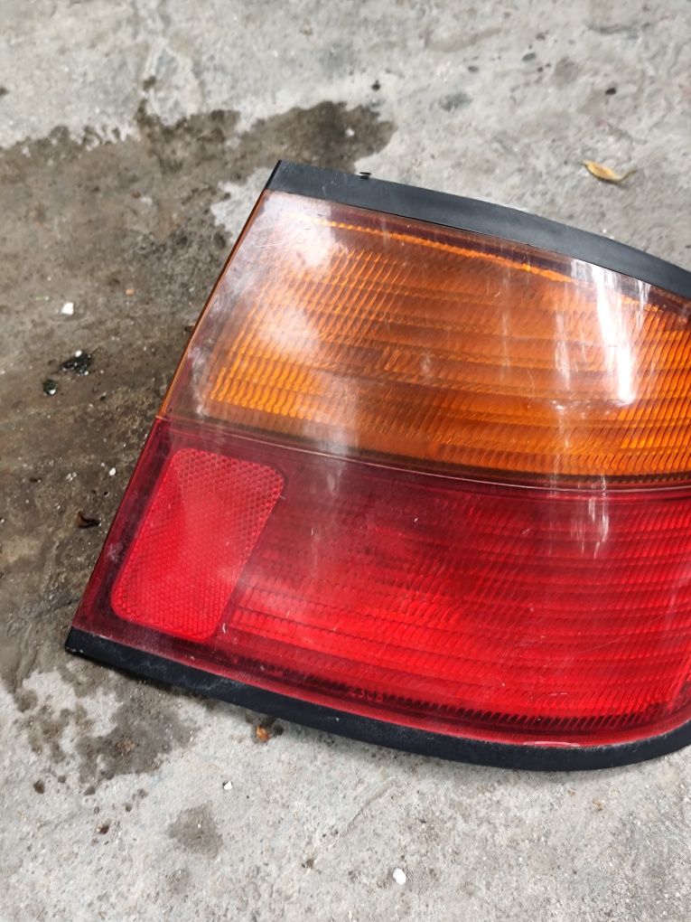 Десен стоп за nissan primera b11 hatchback 97 година