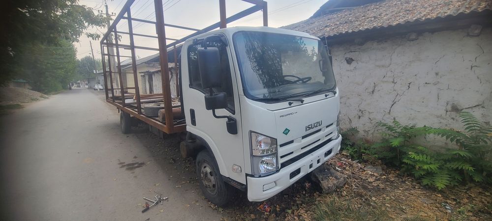 Isuzu yapon yangisi.Uzun rama 2 qavatli.