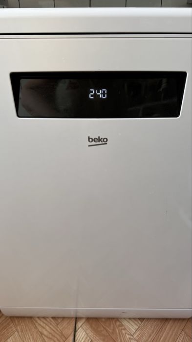 Срочно продам посудомоечную машинку Beko