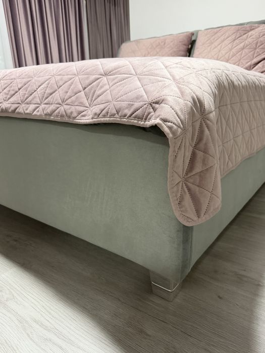 Pat tapitat cu saltea