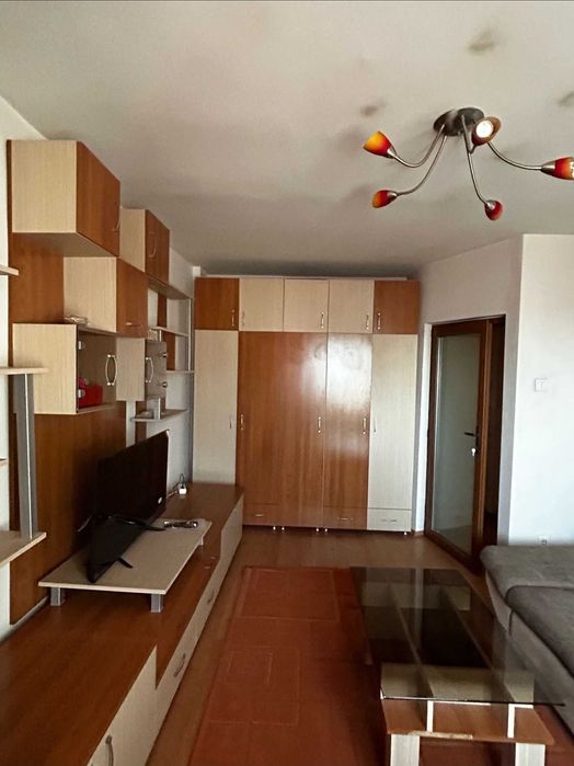 Închiriez Apartament zona Intim