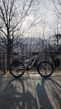 Vând urgent Bicicleta Downhill Nukeproof Scalp