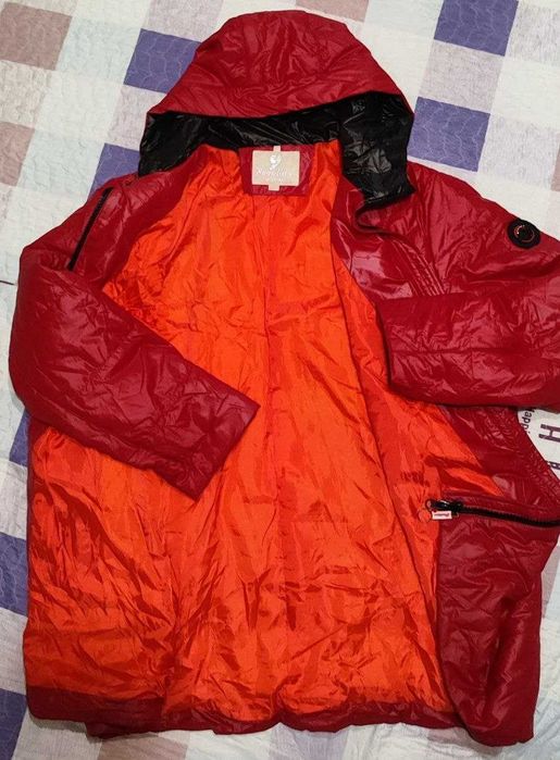 Продаю женскую куртку