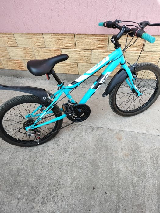 Vând bicicleta sport LIFE SERIES folosită foarte puțin. 7-10 ani.