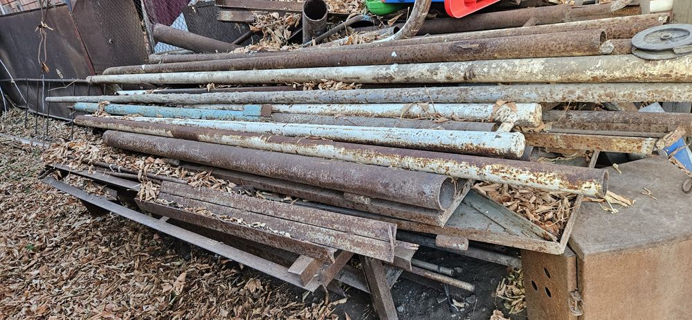 Продам трубы под стойки и угольники