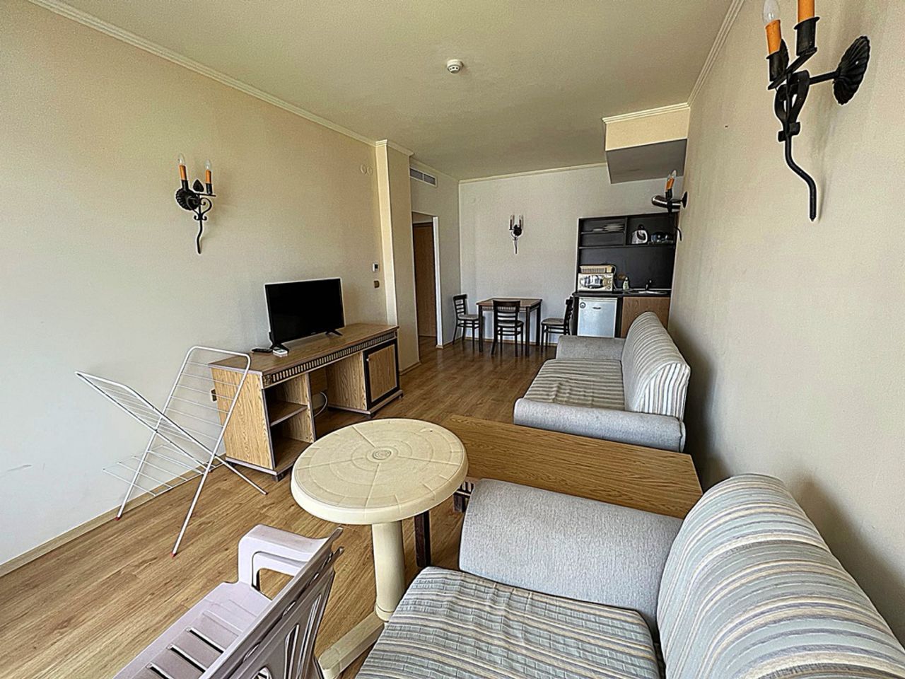 Продава се Двустаен апартамент в к.к. Елените - 64 кв.м за 665 €/кв.м - Снимка #5
