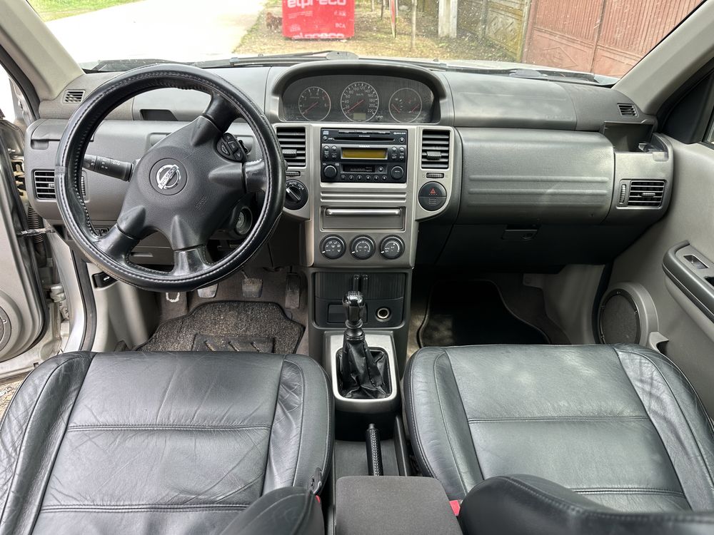 Vand sau schimb Nissan x-trail 2.2