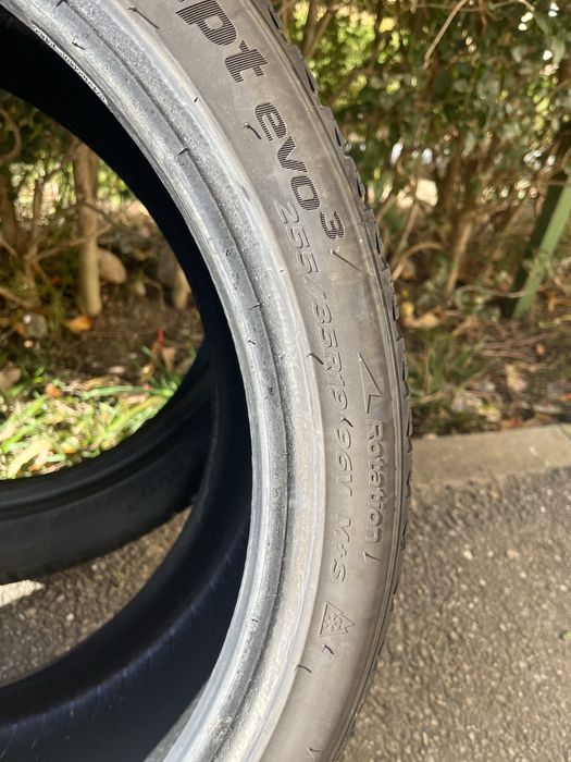 Anvelope iarna 255 35 R19