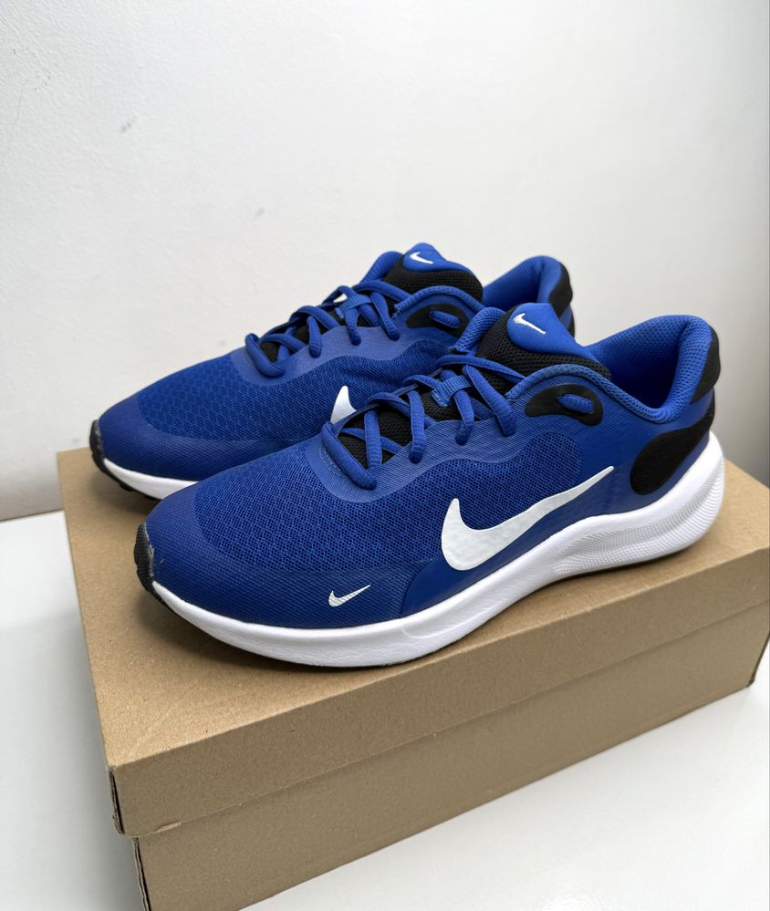 Nike Revolution 7 ( 38) Маратонки