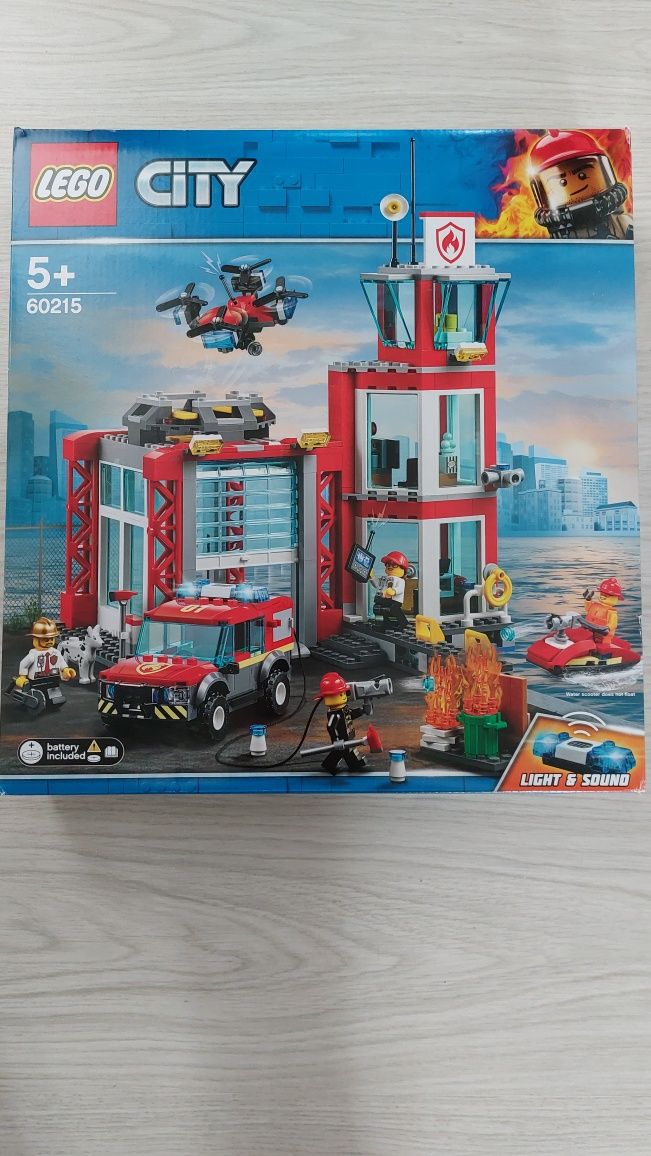 Lego City 60215 Statia de pompieri