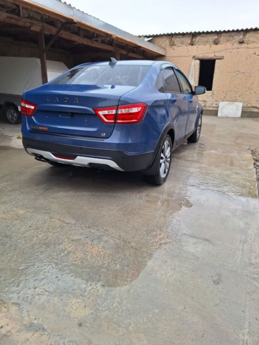 Lada vesta cross 1.8