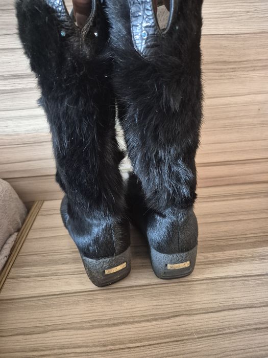 Ботуши от естествена кожа и косъм носени няколко пъти