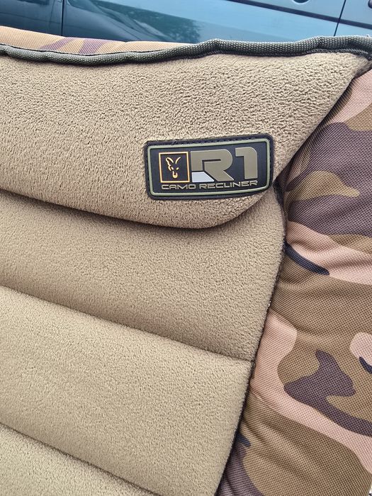 шаранджийски стол fox camo r1