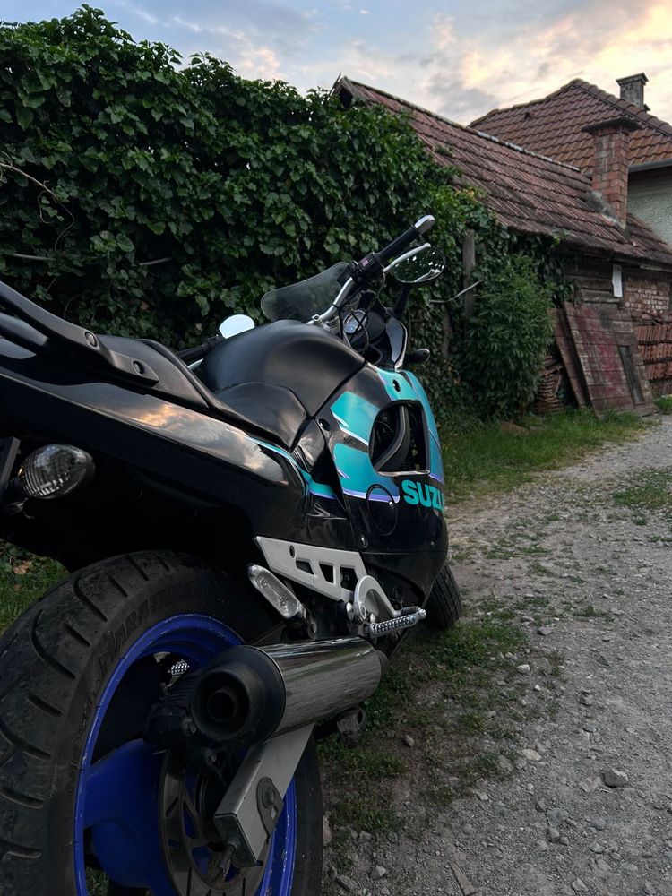 Suzuki GSX 600  cmc 1993