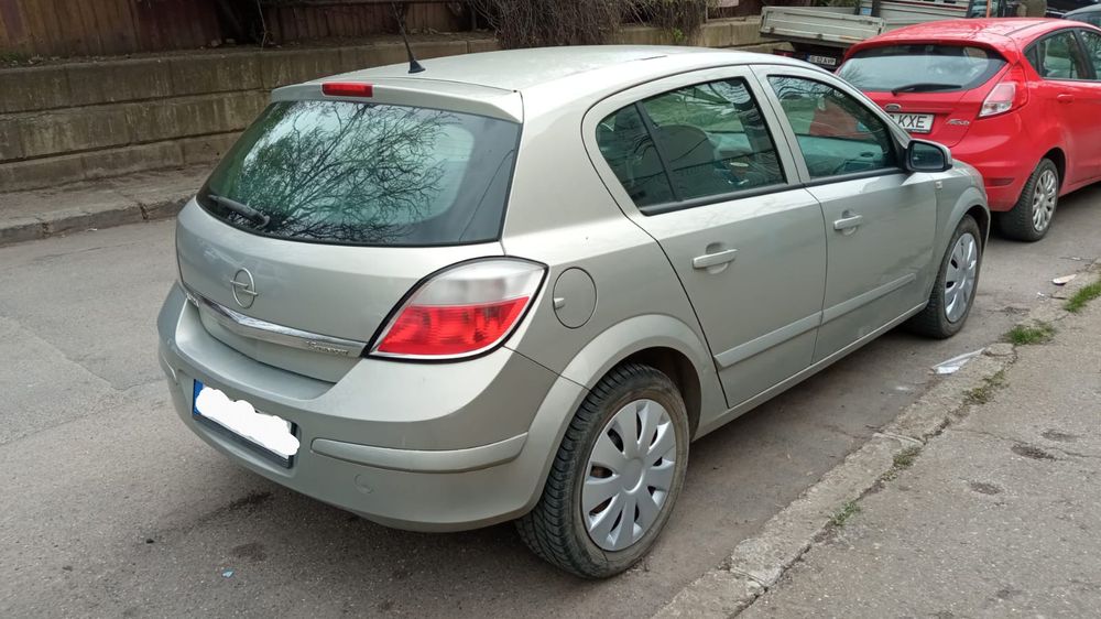 Vînd Opel Astra 2007