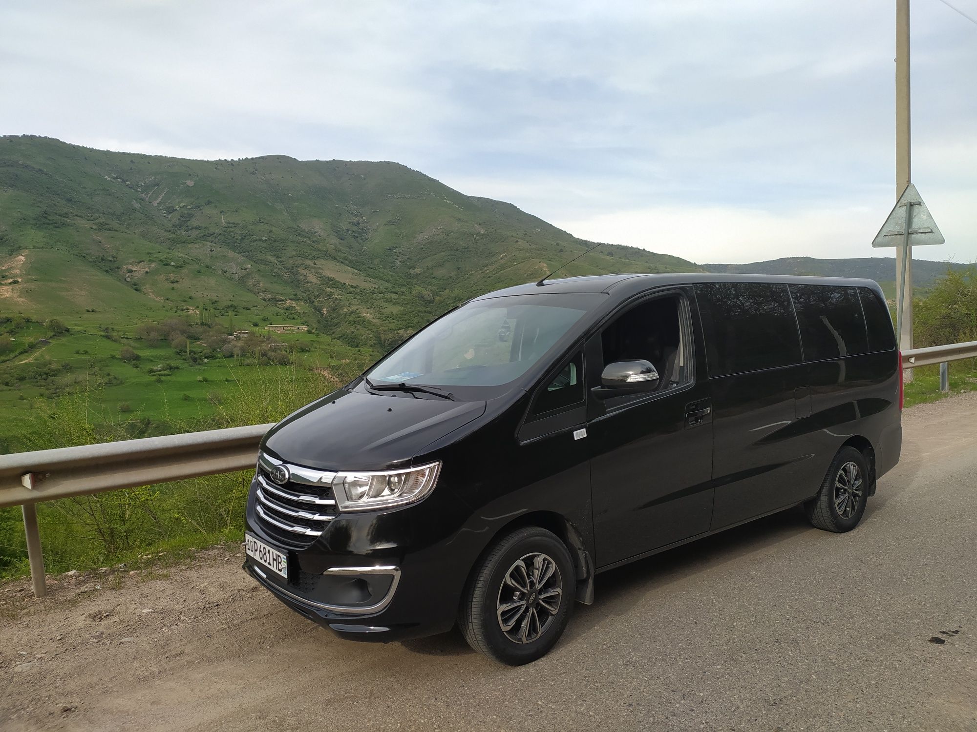 Mikraavtobus miniven taksi  Samarqand Buxoro 8 kishili