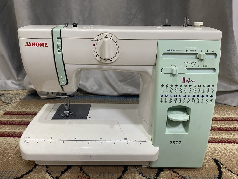 Швейная машина  торг есть