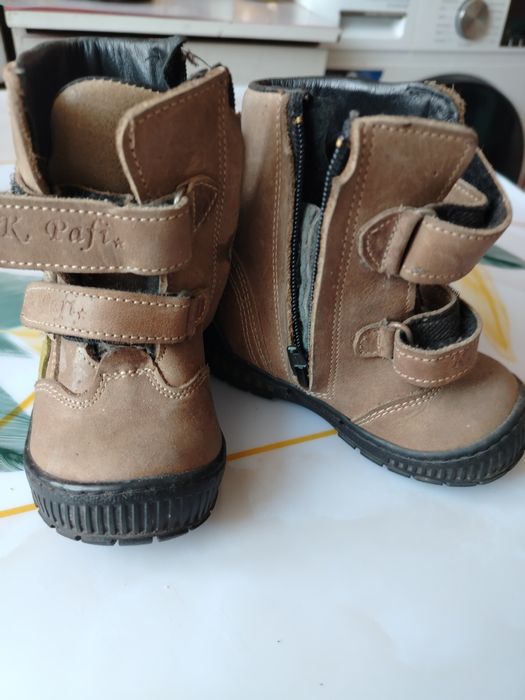 Продам сапожки 21 размер 10000тысяч,торг