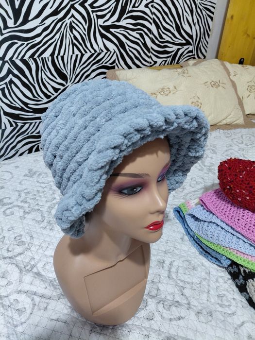 Шапки (Аксесоари за глава)И шалове