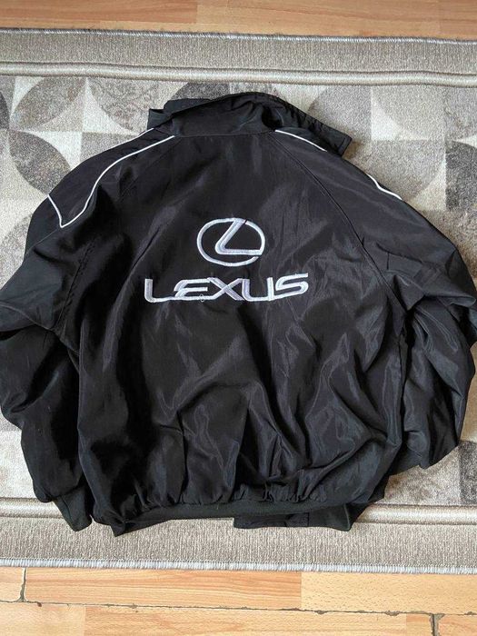 Vând geaca Lexus mărimea M