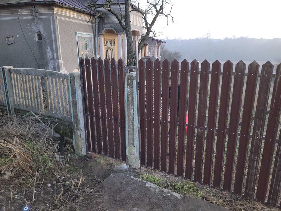 Casă demolabila, teren intravilan 7700mp,  Butculeşti, TR, pret 27000€