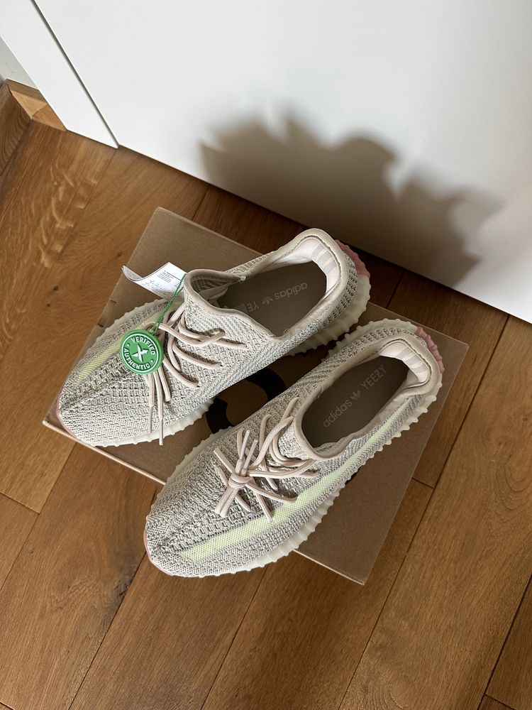 Yeezy sply 350 v2