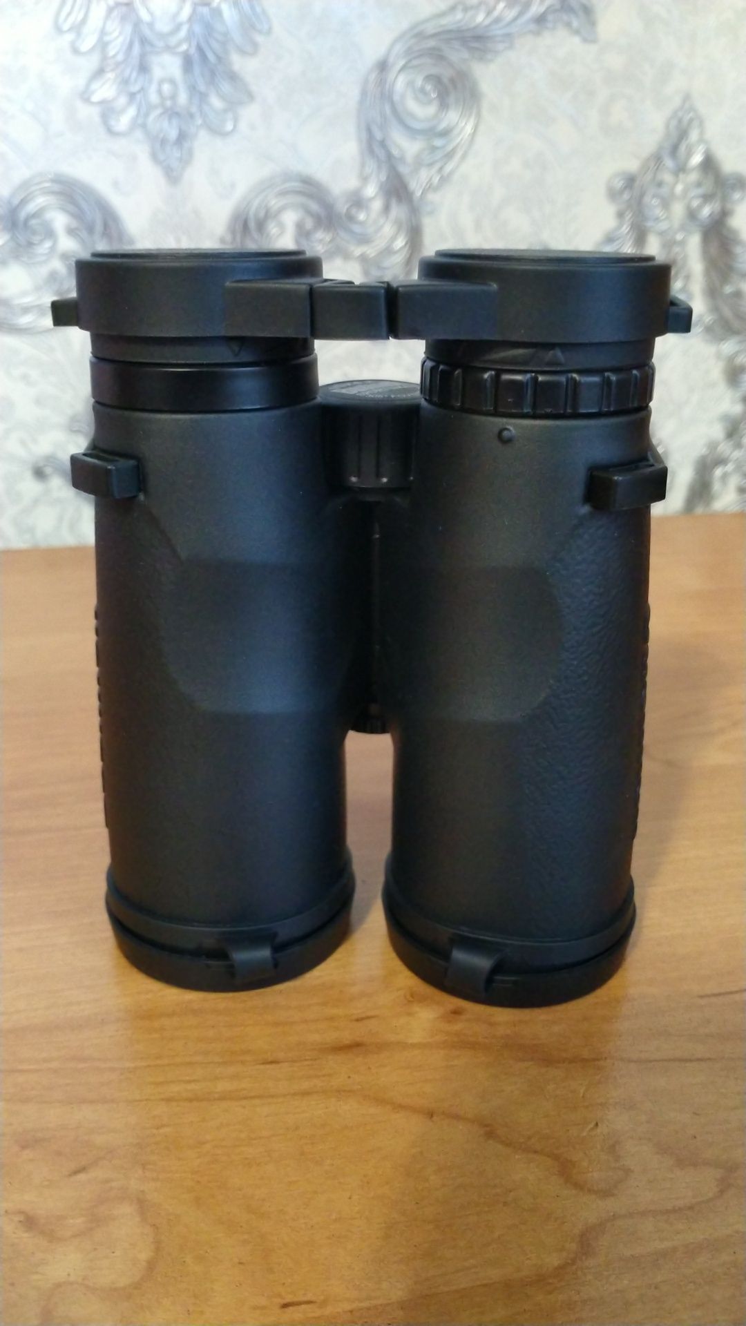 Продам Бинокль Bushnell 10*42 оригинал! Абсолютно новый