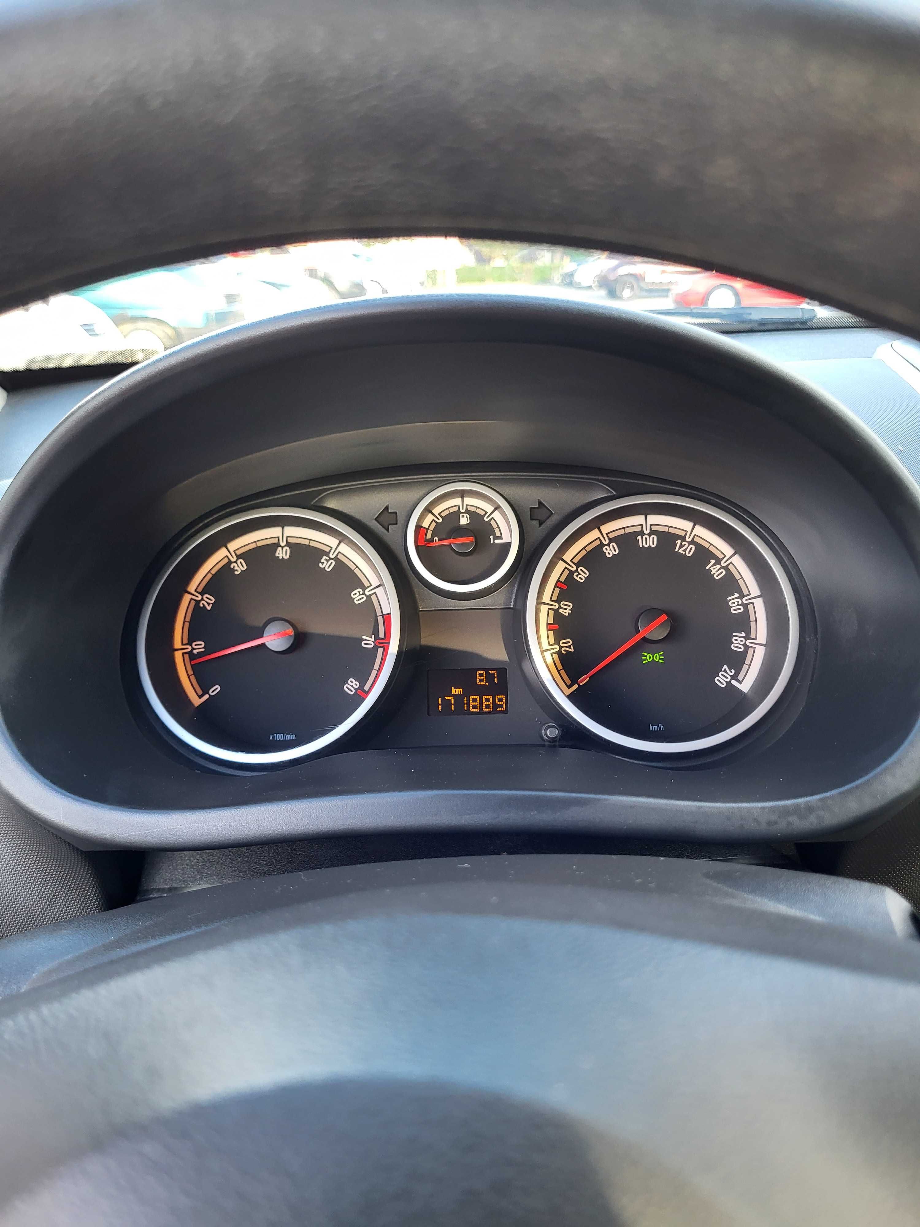 Vând Opel Corsa D 1.2 benzină