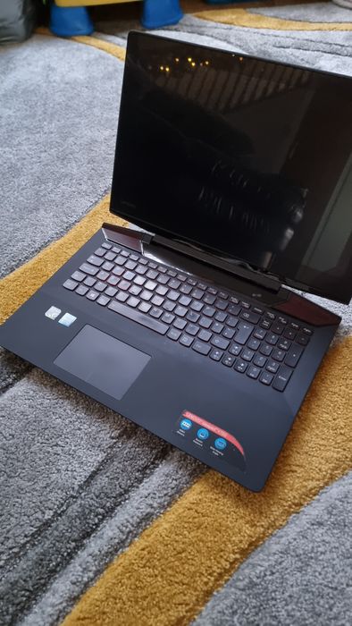 Lenovo legion y700