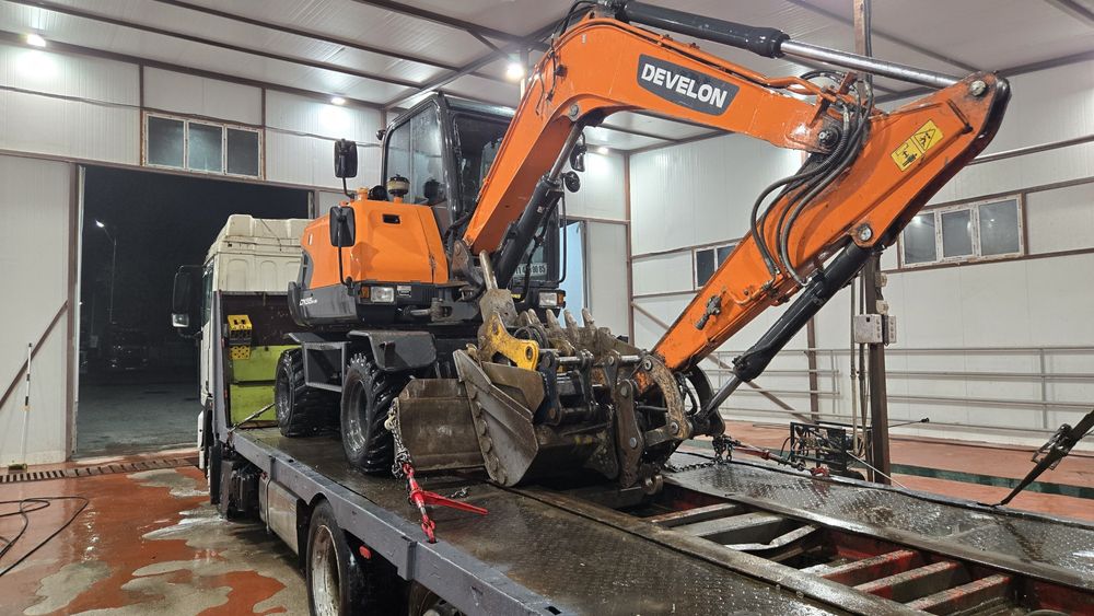 Услуги мини Экскаватор  смена гидромолотом